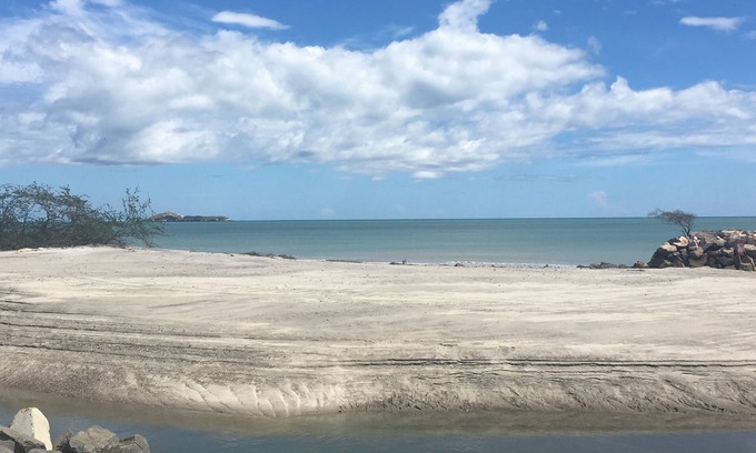 El Chiru House | Santa Monica Beach House. 10 minutes from the beach! Pacific Riviera of Panama.