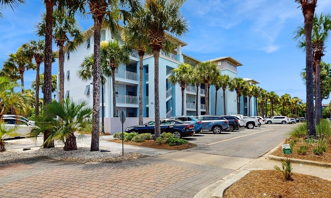 Gulf Place Condo | Santa Rosa Beach retreat w/shared pool, hot tub, close to dining, & parks