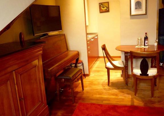 Roman Quarter Apartment | Santi apartment in the heart of Turin