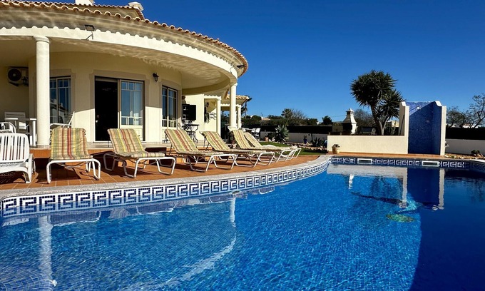 Vale de Parra Villa | Santo Antonio by Check-in Portugal