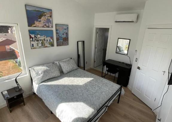 Highland Park House | Santoniri private room