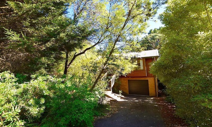 Leura House | Santosha Glade near the Everglades
