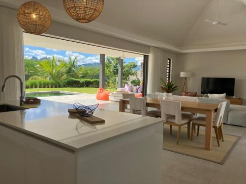 Tamarin Villa | SANTOSHA