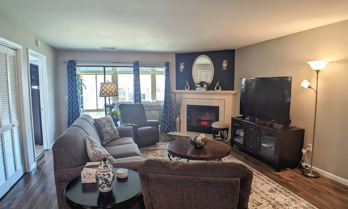 Table Rock Condo | Sapphire Escape~Pointe Royale Resort~New Listing~Golf~Pool~Hottub
