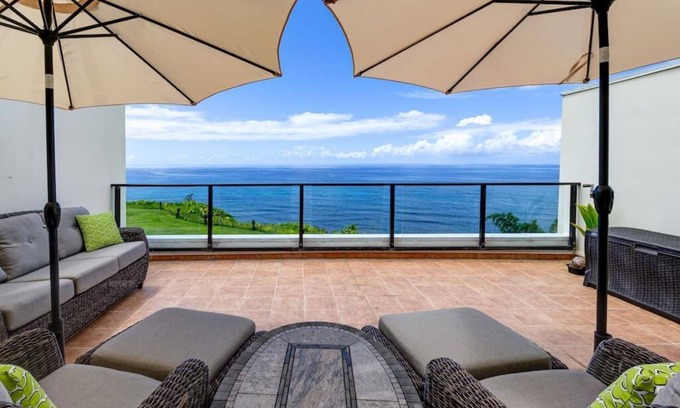 Princeville Condo | Sapphire Lotus~Ocean Front~A/C~Pool~BBQ