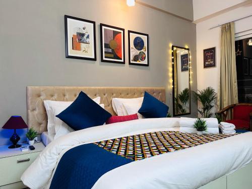 Greater Noida Apartment | Sapphire Skies By BuddiesHome