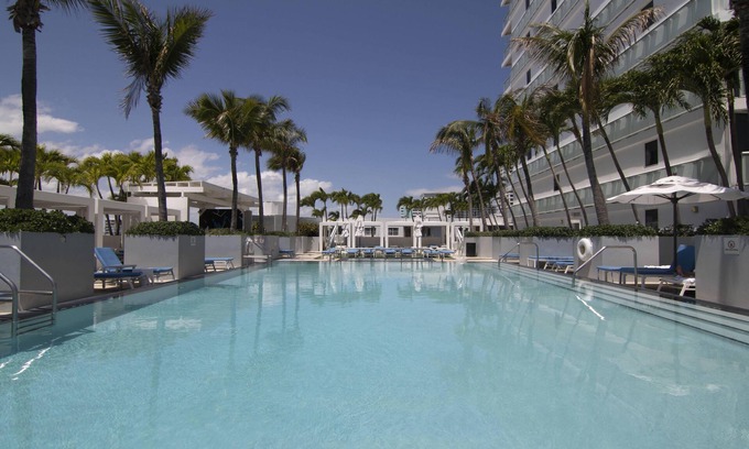 Central Beach Condo | Sapphire Suite | Beachfront, Gym + Pool!