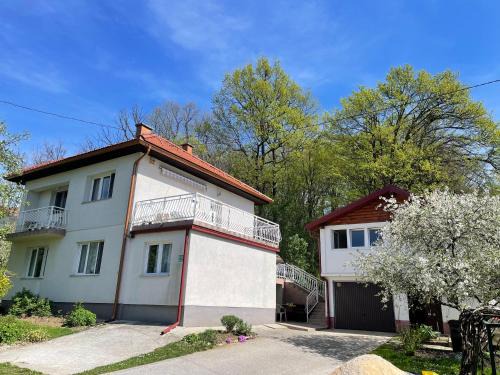 Sarajevo Apartment | Sarajevo Apartment Green Oasis - free parking, fruit garden, gratis fruit, bbq, capacity max 4 people