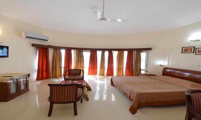 Gurugram Hotel | Saras Tourist Resort