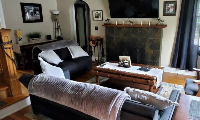 Saratoga Springs House | Saratoga Eastside Home perfect Autumn getaway