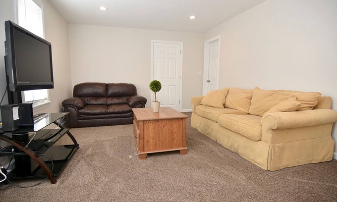 Saratoga Springs House | Saratoga Springs Duplex - Walk to Downtown