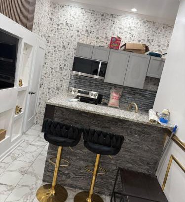 Baltimore Apartment | SARATOGA STAY-HOUSe