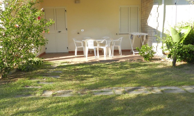 Luddui Apartment | Sardinia - Budoni: apartment in villa with garden