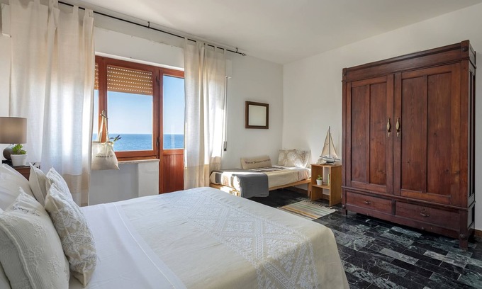 Castelsardo Historic Centre Apartment | Sardinia Re - Casa Anglona