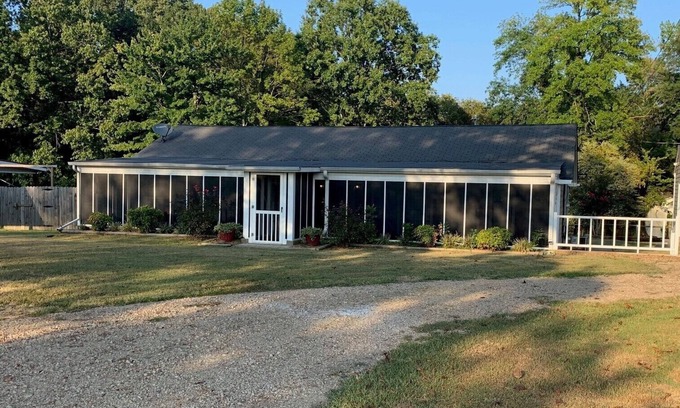 Sardis House | Sardis Lakefront Cabin