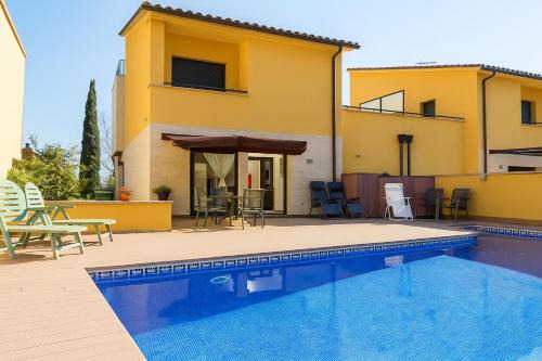 Sant Pere Pescador Villa | Sario Beach Villa - Casa con encanto equipada con piscina de agua salada y jacuzzi