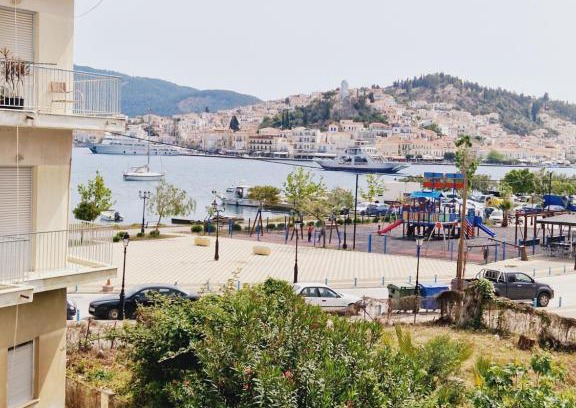 Galatas Apartment | Saronic Studios