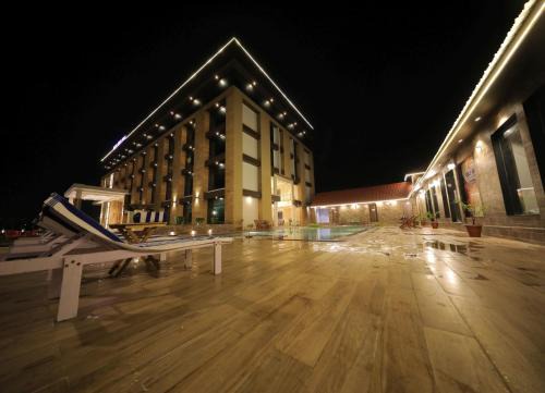 Somnath Hotel | Sarovar Portico, Somnath