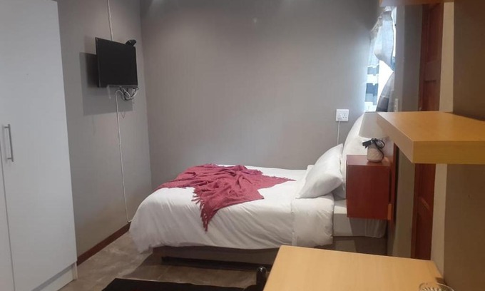 Greater Johannesburg Metropolitan Area House | Sasha guest house