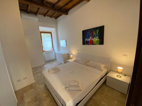 Ronciglione Apartment | Sasso Grosso House
