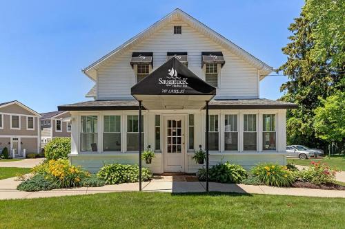 Saugatuck Villa | Saugatuck Harbor House
