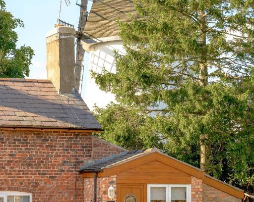 Chorlton-by-Backford House | Saughall Mill Farm Cottage