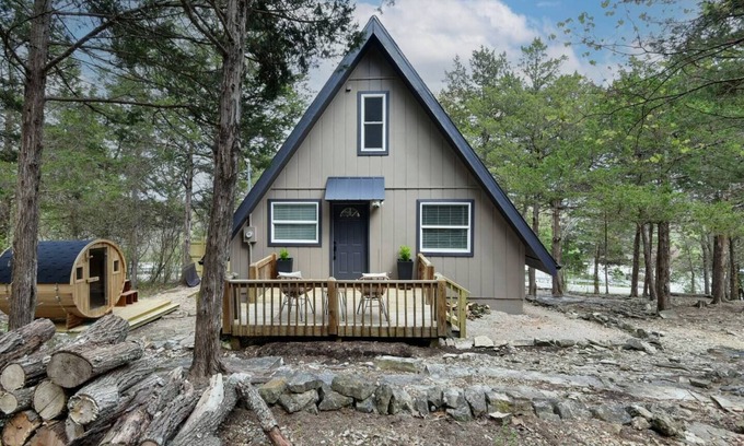 Table Rock Cabin | Sauna, cold plunge, Pet friendly