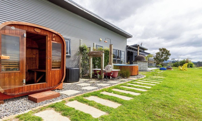 Aongatete House | Sauna, Ice Bath & Spa - Family Friendly Getaway