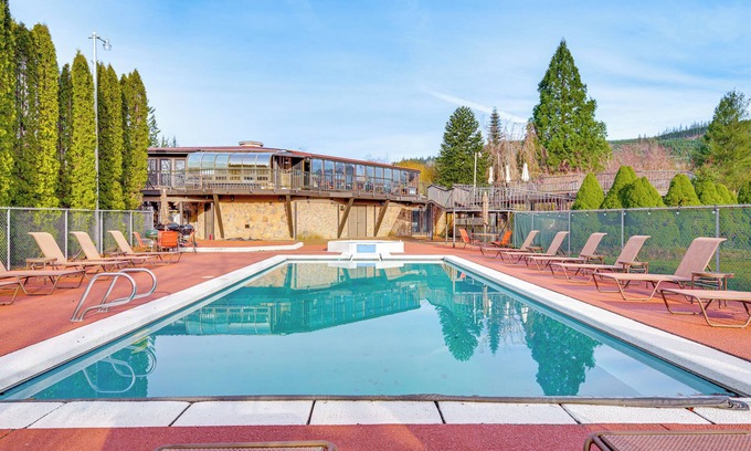 Sultan Villa | Sauna, Pickleball Court & Game Room: Sultan Villa!