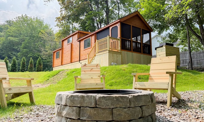 Lincoln Cabin | SaunaHaus – Log Cabin + Private Sauna by the Brook