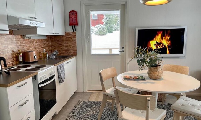 Luopioinen House | Saunallinen minitalo keskellä ulkoilukylää