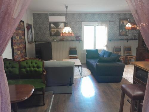 Kehys-Kainuu Ski Chalet | Saunallinen talo 5-tien varrella, yksityinen ranta