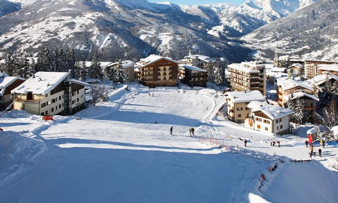 Sauze d'Oulx Apartment | Sauze apartment. Close to the slopes.