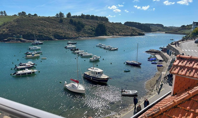 Sauzon House | Sauzon with its feet in the water and 2.5 km from the magnificent Golf de Belle île.