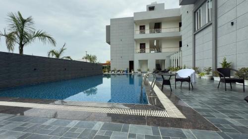 Bail Parao Hotel | Savanna Retreat By Mystical Views