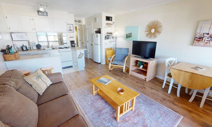 Tybee Island Condo | Savannah Beach & Racquet Club - Unit B319 - Water View - Swimming Pool