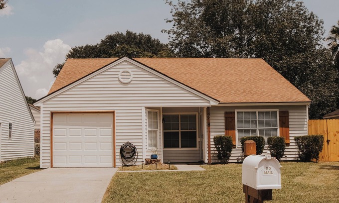 Whitemarsh Island House | Savannah Oasis 10min to Beach + Historic Downtown