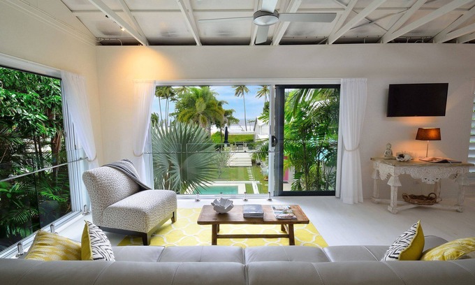 Mission Beach Apartment | Savannah Studio - Romantic Beachfront