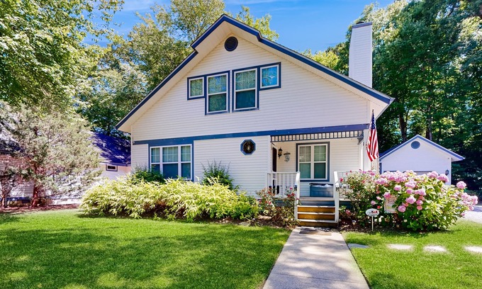 Savannah's Landing House | Savannahs Landing home w/gas grill & shared pool, tennis, & playground