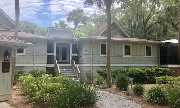 North Forest Beach House | SAVE 10% … 300 steps to beach with …private pool in Forest Beach!