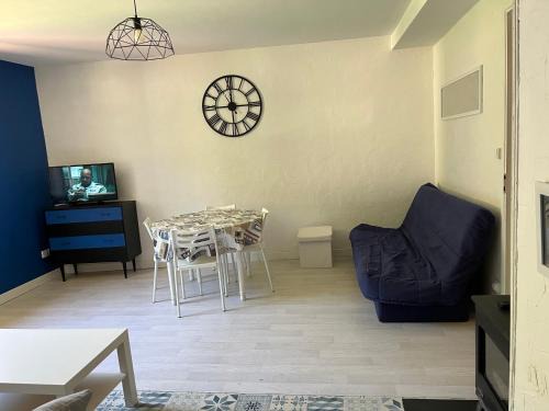 Savignac-les-Ormeaux Apartment | SAVIGNAC