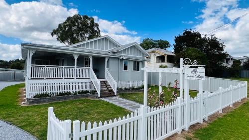 Stanthorpe House | Savina Cottage