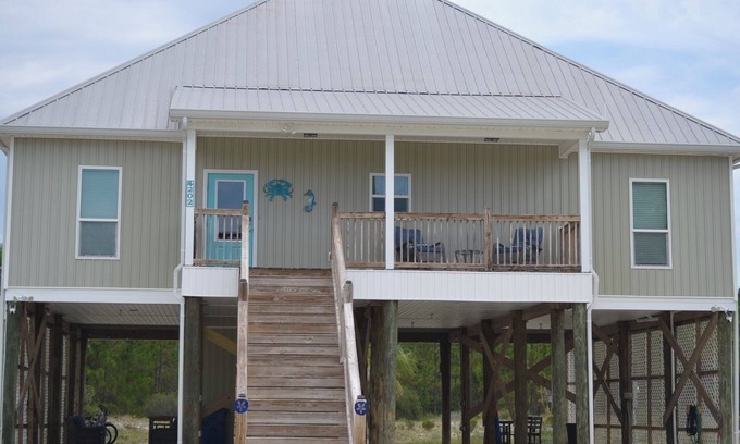 Dauphin Island House | SAVINGS! -Gated Neighborhood with pool & private beach. Perfect time to visit.