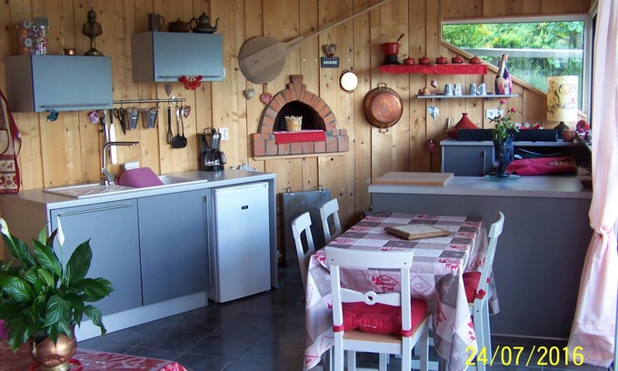 Serrieres-en-Chautagne Cottage | Savoie-La Chautagne-lodging the highlands