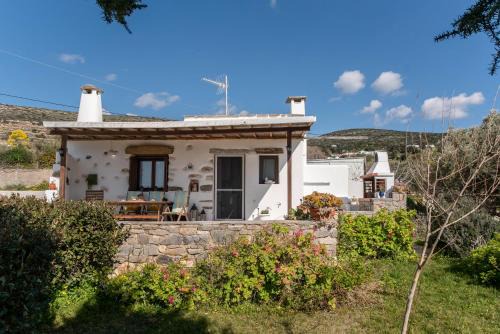 Nea Cryssi Akti Apartment | Savvas's Traditional House Paros