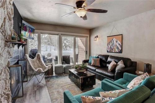 Historic District Apartment | Sawmill Creek 111