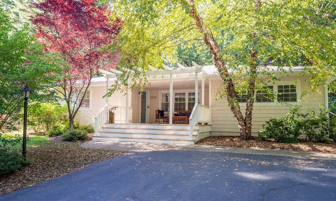 Shorewood-Tower Hills-Harbert House | Sawyer Cottage Just Steps from Warren Dunes State Beach!