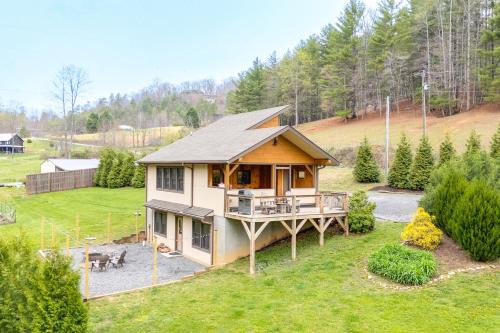 Skyland House | Sawyers Cabin with Hot Tub in Blue Ridge Mtns!