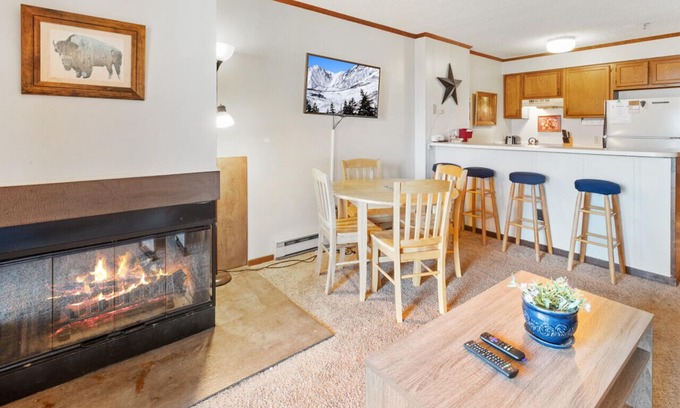 Snowshoe Condo | SC215B 1BR/1BA Sleeps six (6) Wi-Fi Parking Next to Soaring Eagle and 10 Prime!