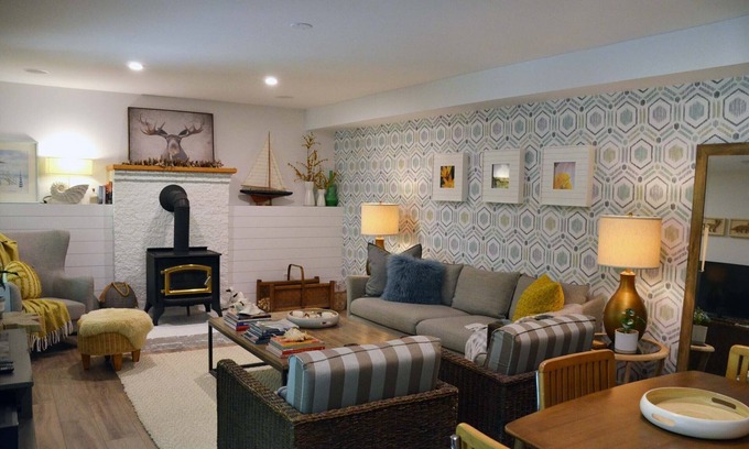 Bedford House | Scandi Coastal-Private & Cozy 2 bdrm walkout basement.